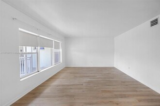 10001 W Bay Harbor Dr, Unit 404 in Bay Harbor Islands, FL - Building Photo - Building Photo