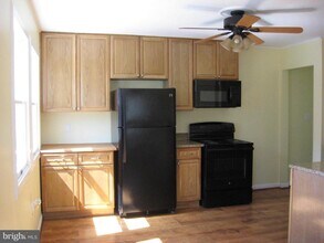 1594 N Harbor Dr in Saint Leonard, MD - Building Photo - Building Photo