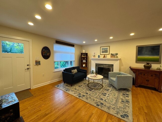 125 S Lee St in Falls Church, VA - Building Photo - Building Photo