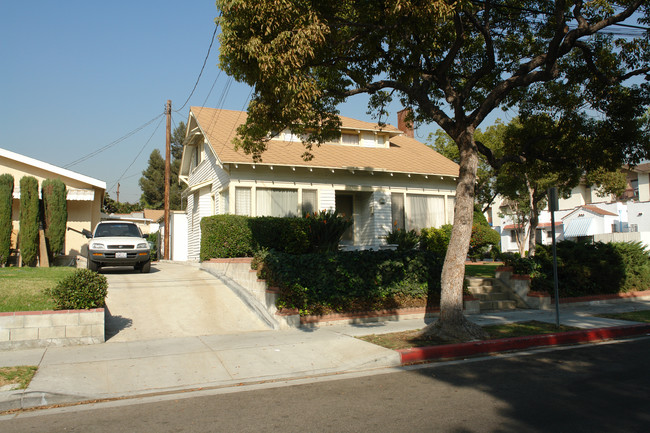 533 Raleigh St in Glendale, CA - Building Photo - Building Photo