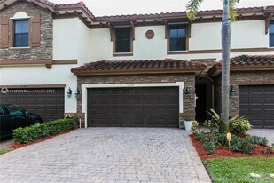 12160 Village Pl in Davie, FL - Building Photo