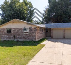 304 W Campbell Dr in Midwest City, OK - Building Photo - Building Photo