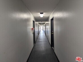310 S Kenmore Ave in Los Angeles, CA - Building Photo - Building Photo