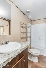 1956 Rossie Lee Dr in Bossier City, LA - Foto de edificio - Building Photo