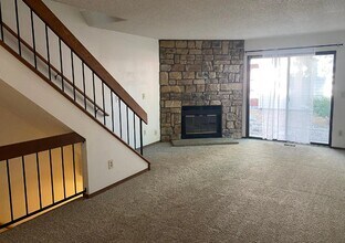 7474 E Arkansas Ave in Denver, CO - Foto de edificio - Building Photo