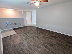 8653 Spanish Moss Dr in Port Richey, FL - Building Photo - Building Photo