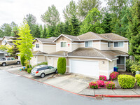 Molasses Creek Condominium in Renton, WA - Foto de edificio - Building Photo