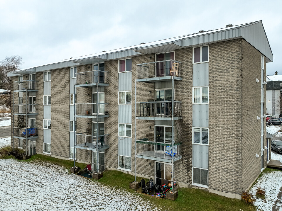 1399 De L'oural Rue in Québec, QC - Building Photo