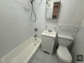 East 61 Street in New York, NY - Building Photo - Building Photo