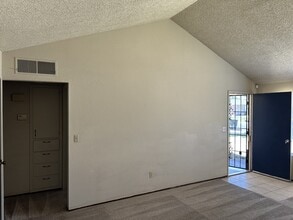 4100 Goldust Dr in Modesto, CA - Building Photo - Building Photo