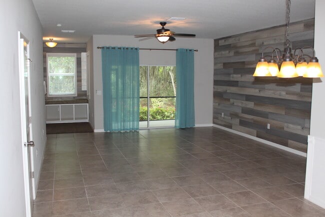 10537 Lake Montauk Dr in Riverview, FL - Building Photo - Building Photo