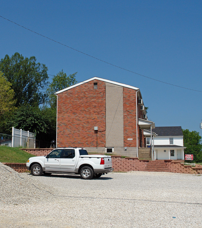 6098 E Pea Ridge Rd in Huntington, WV - Building Photo - Building Photo