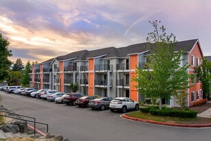 Woodland Commons in Bellevue, WA - Building Photo
