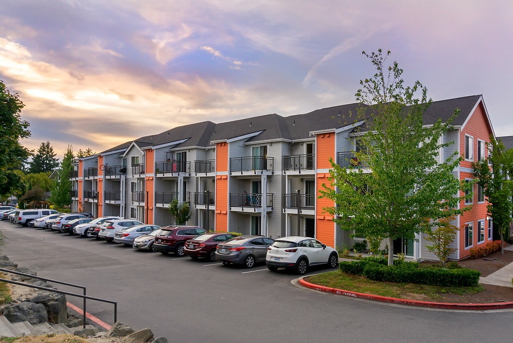 Woodland Commons in Bellevue, WA - Foto de edificio