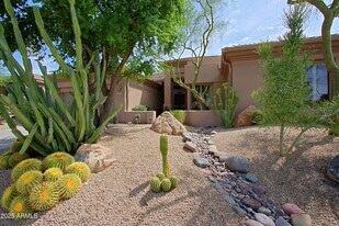 6879 E Amber Sun Dr in Scottsdale, AZ - Building Photo