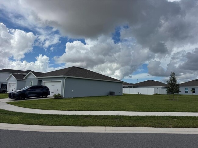 1353 Tank Trl in Haines City, FL - Building Photo - Building Photo