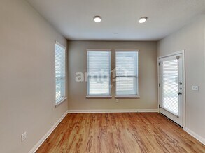 8106 Cottage Rose Dr in Austin, TX - Building Photo - Building Photo