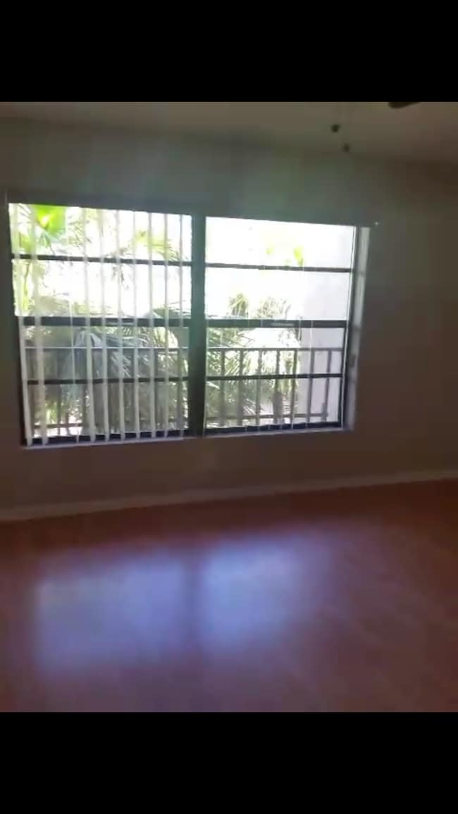 property at 4700 Lucerne Lakes Blvd W