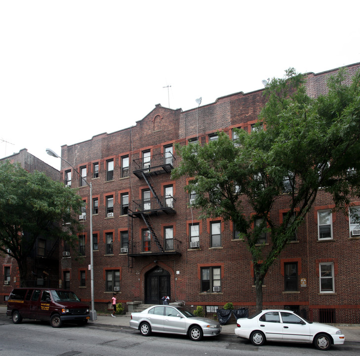 90-15 138th St in Jamaica, NY - Foto de edificio