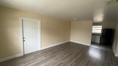 1244 W 36th St in West Palm Beach, FL - Building Photo - Building Photo