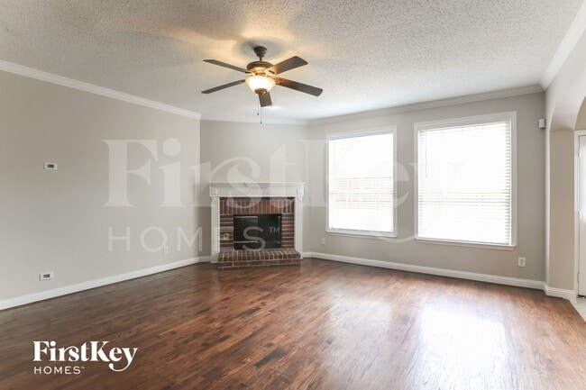 2506 Neptune Cir in Rowlett, TX - Foto de edificio - Building Photo