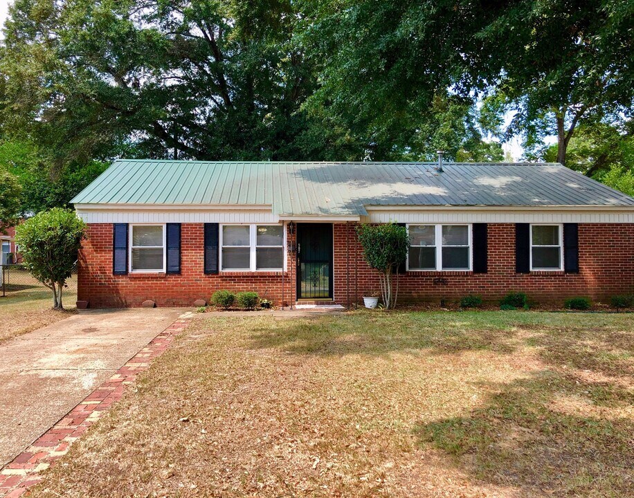 907 Grenada Dr in Montgomery, AL - Building Photo