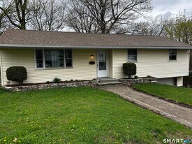 87 Worcester Ave in Waterbury, CT - Building Photo