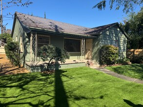 13345 Burbank Blvd in Los Angeles, CA - Foto de edificio - Building Photo