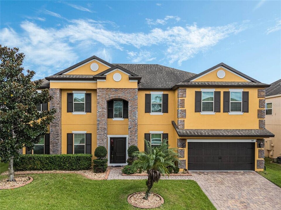 349 Morning View Dr in Oakland, FL - Building Photo