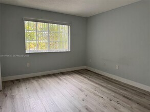 4440 NW 107th Ave in Doral, FL - Building Photo - Building Photo