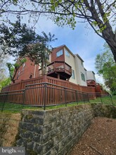 4020 Heatherstone Ct in Fairfax, VA - Building Photo - Building Photo