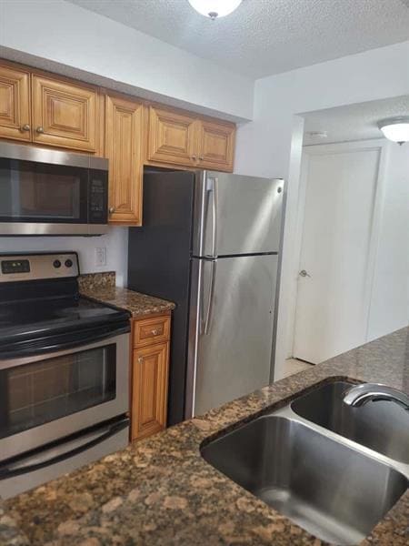 5612 Rock Island Rd in Tamarac, FL - Building Photo - Building Photo