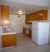 Continental Arms Apartments in Roseville, CA - Building Photo - Building Photo