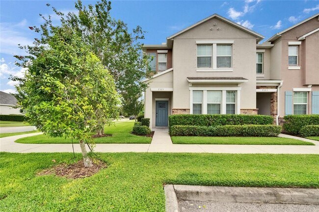 7325 Parkshore Dr in Apollo Beach, FL - Foto de edificio - Building Photo