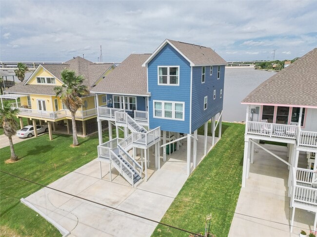 property at 809 Todville Rd