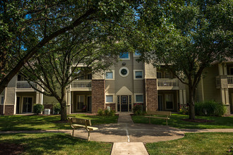 Kensington Park in Cincinnati, OH - Foto de edificio - Building Photo