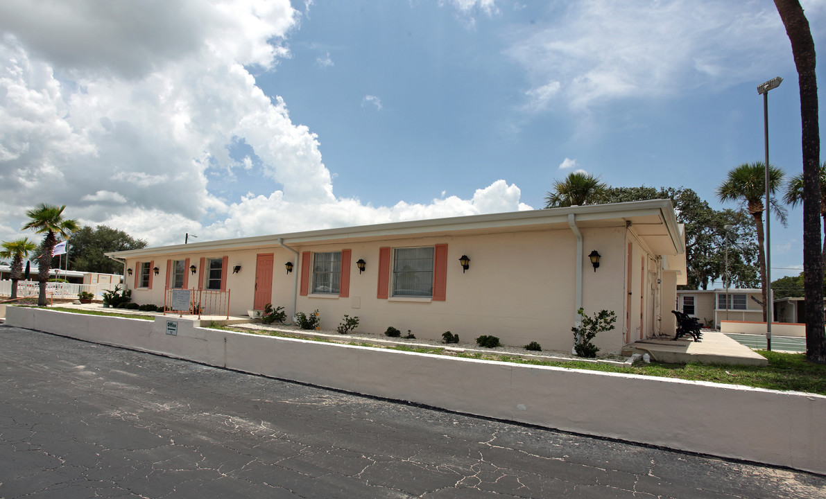 Grand Bay in Dunedin, FL - Building Photo