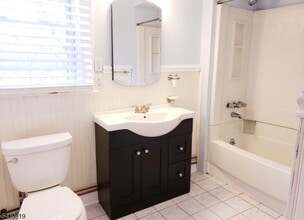 821 Bloomfield Ave in Montclair, NJ - Building Photo - Building Photo