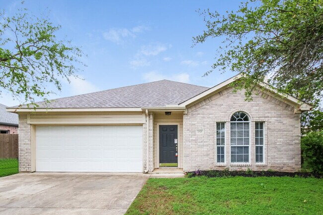 property at 2321 Wildwood Ln