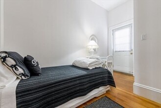 1609 Tremont St, Unit 1 in Boston, MA - Foto de edificio - Building Photo