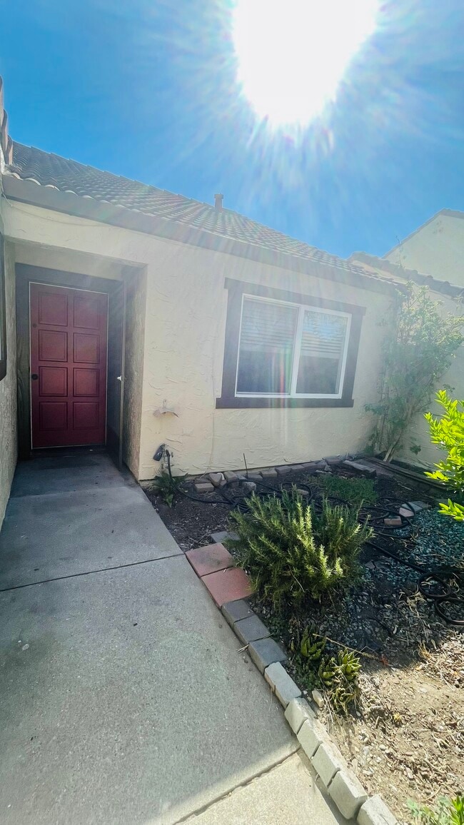 126 Serra Ct in Santa Cruz, CA - Foto de edificio - Building Photo