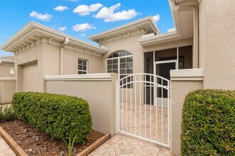 2290 Sifield Greens Way in Sun City Center, FL - Building Photo - Building Photo