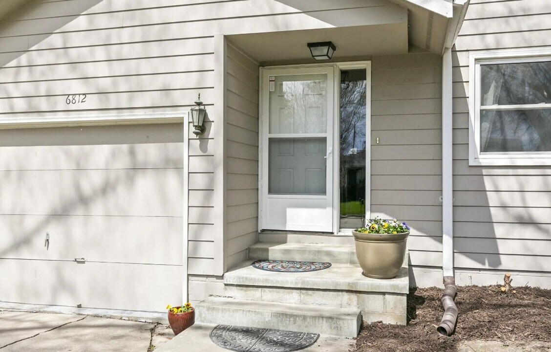 6812 Mason St in Omaha, NE - Building Photo