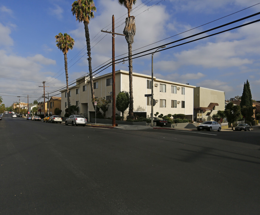 3555 San Marino St in Los Angeles, CA - Building Photo