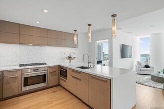 888 W E St in San Diego, CA - Foto de edificio - Building Photo