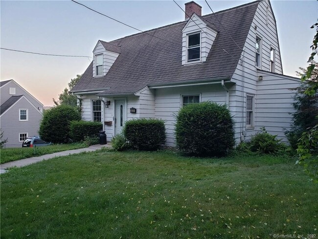 1231 New Britain Ave in West Hartford, CT - Building Photo - Building Photo