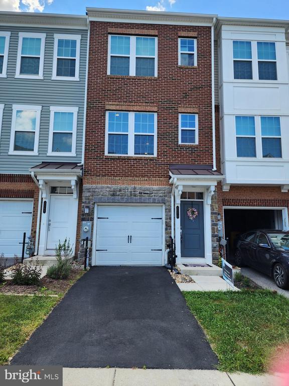 property at 2570 Debert Cir