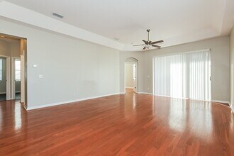 1613 Wakefield Dr in Brandon, FL - Building Photo - Building Photo