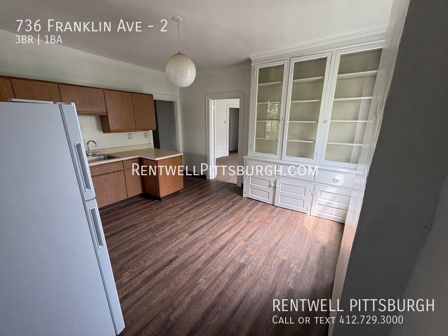 736 Franklin Ave in Pittsburgh, PA - Building Photo