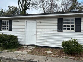 413 N Hill St in Griffin, GA - Building Photo